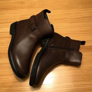 Ecco brown leather boots- like new